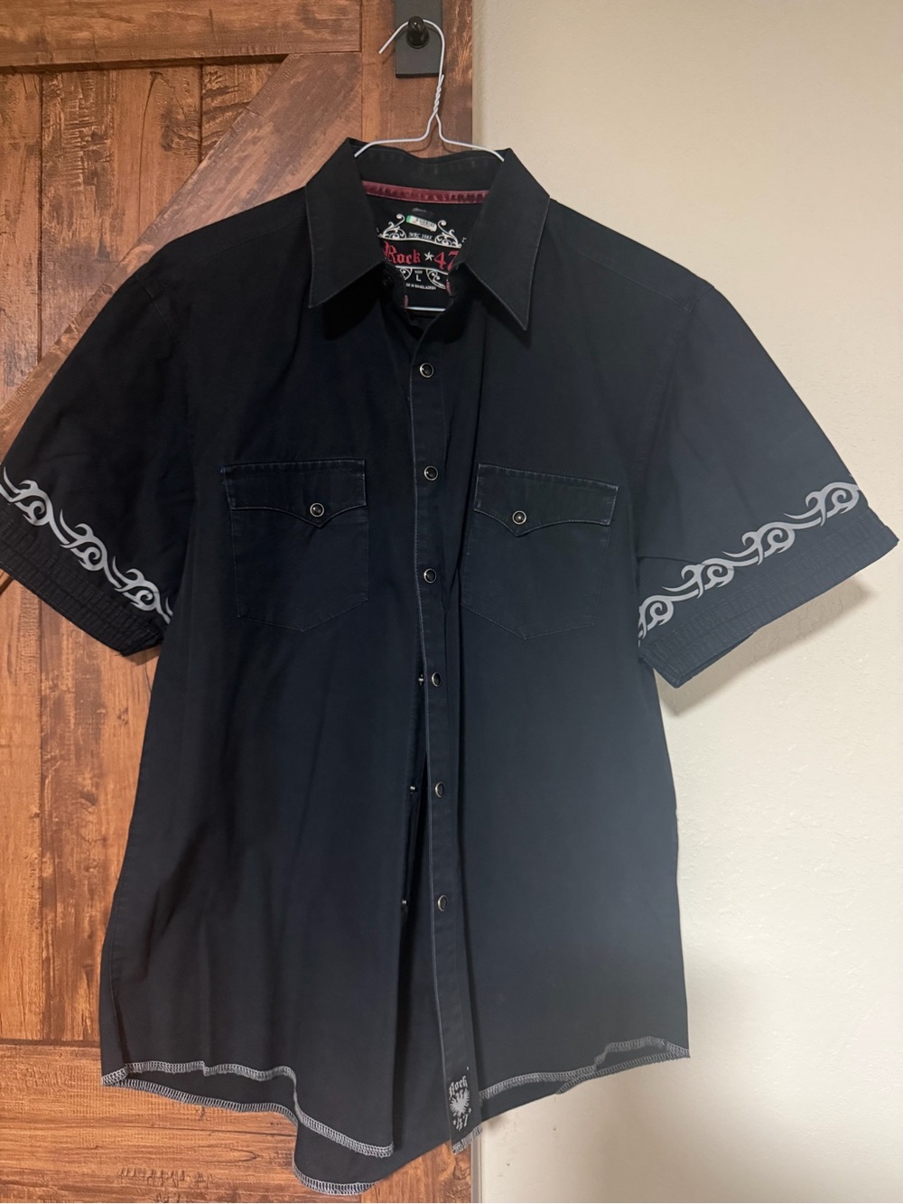 Rock 47 Inspired Black Short-Sleeve Pearl Button-Up Shirt Size L